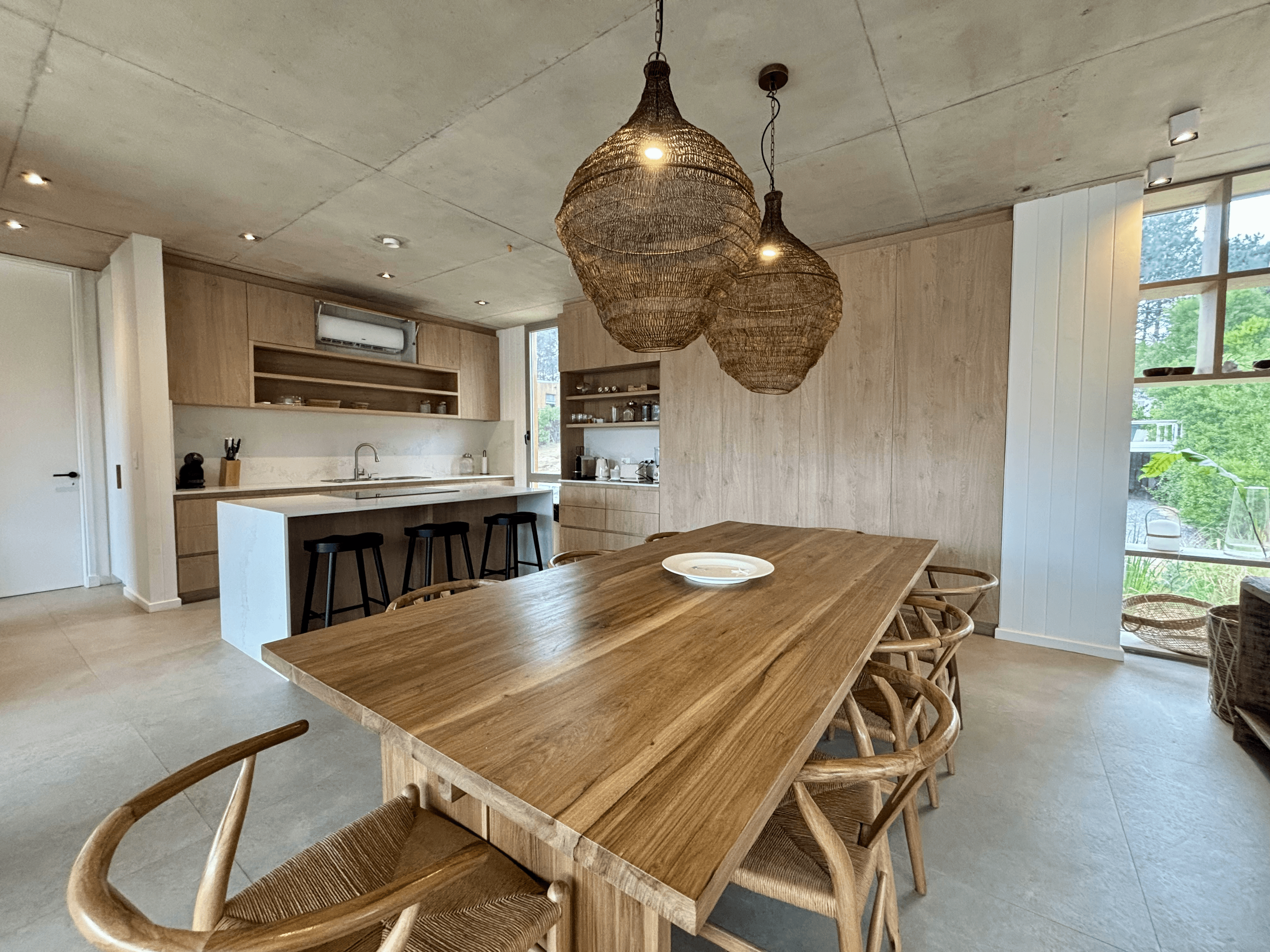 Casa Oeste, amplia & sofisticada